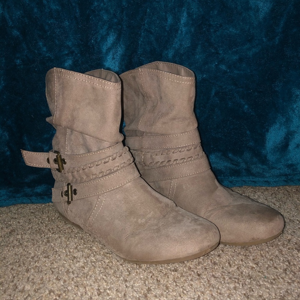 Tan Boot Shoes With Buckles